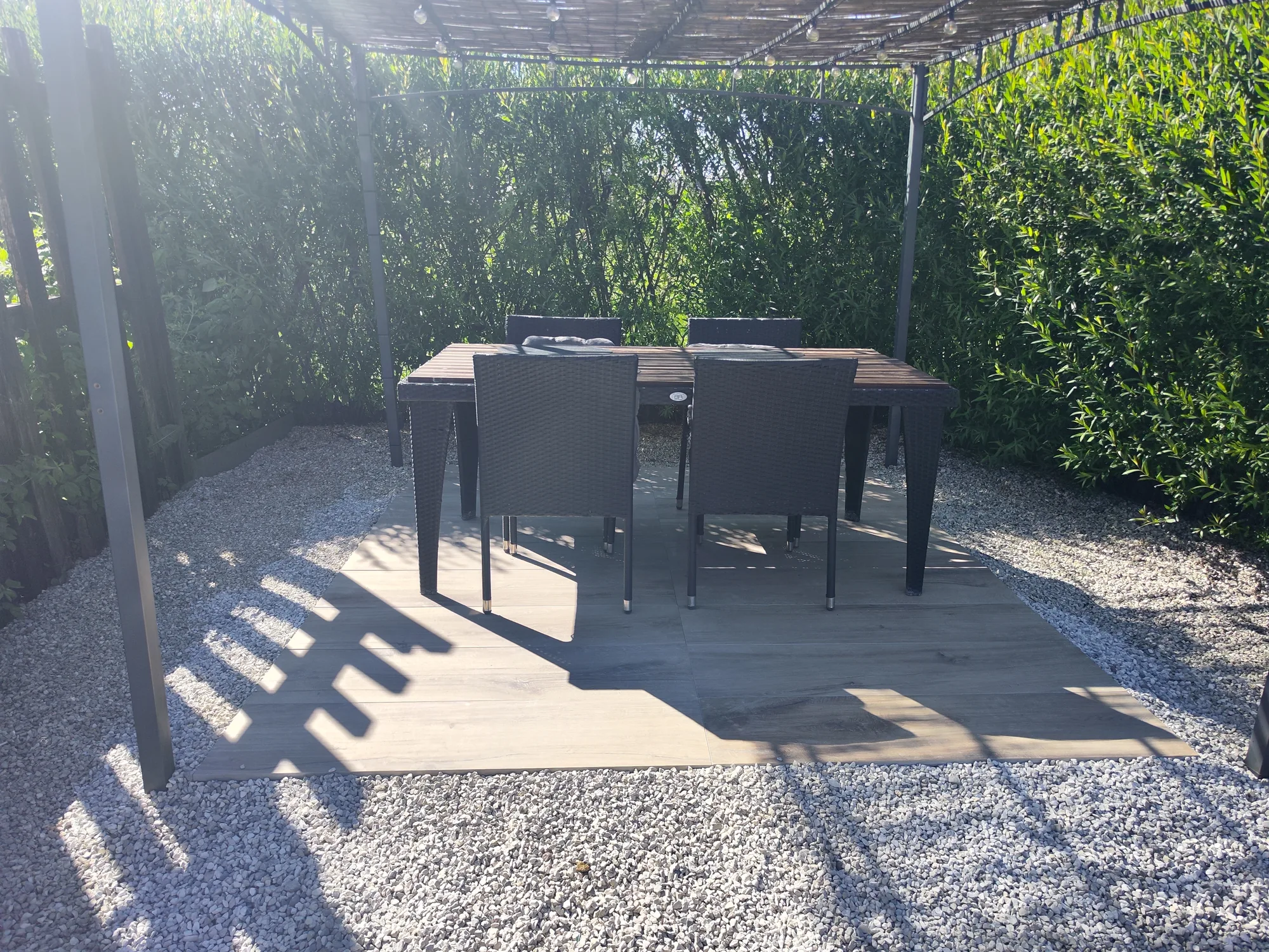 La petite terrasse au jardin