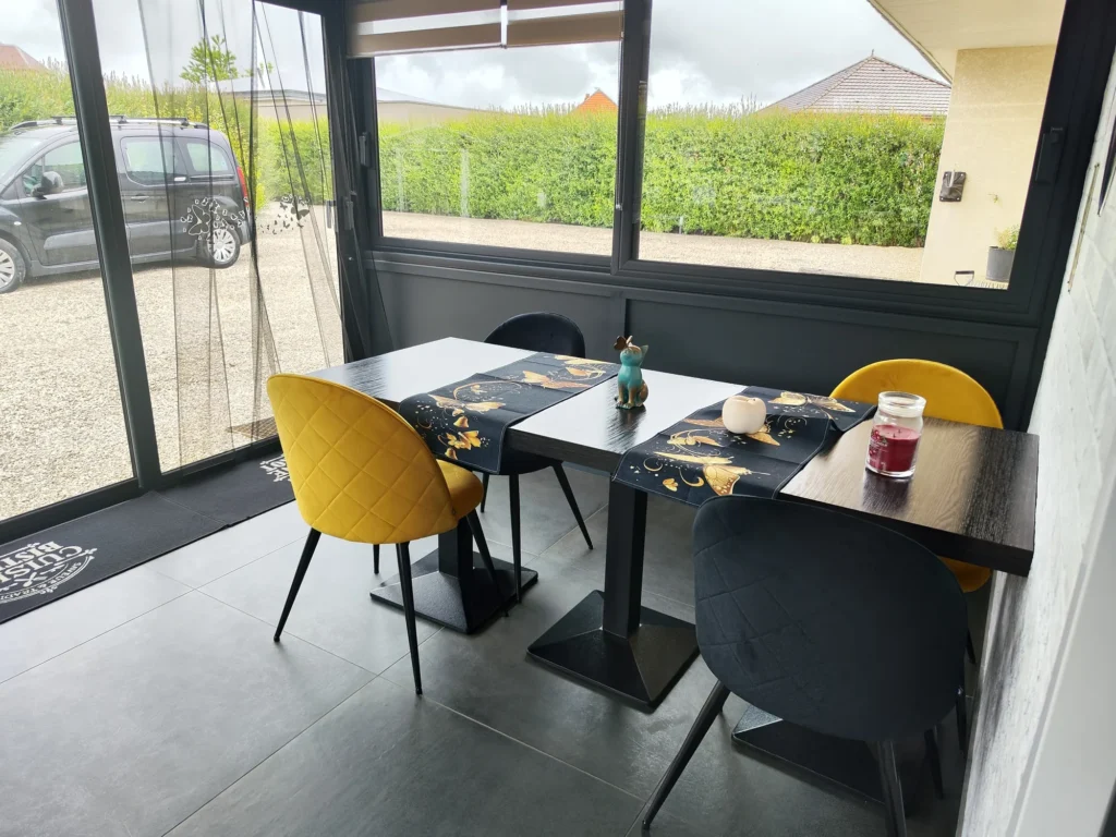 Véranda — espace petit-déjeuner